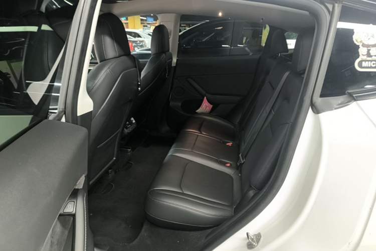 Used Tesla Model Y 2021 Long-Range All-Wheel-Drive Version Left Rear Seat