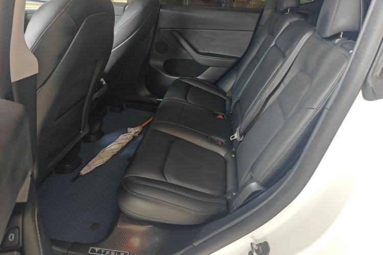 Used Tesla Model Y 2021 Long-Range All-Wheel-Drive Version Left Rear Seat