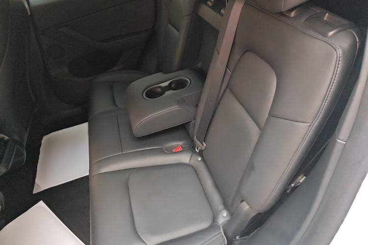 Used Tesla Model Y 2021 Standard Range Rear-Wheel Drive Version Left Rear Seat