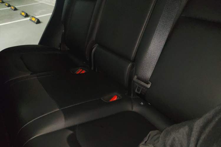 Used Tesla Model Y 2021 Standard Range Rear-Wheel Drive Version Left Rear Seat