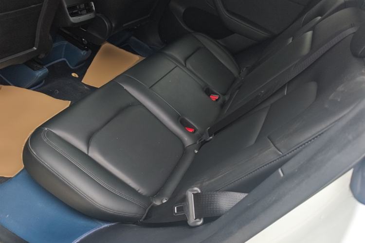 Used Tesla Model Y 2021 Long-Range All-Wheel-Drive Version Left Rear Seat