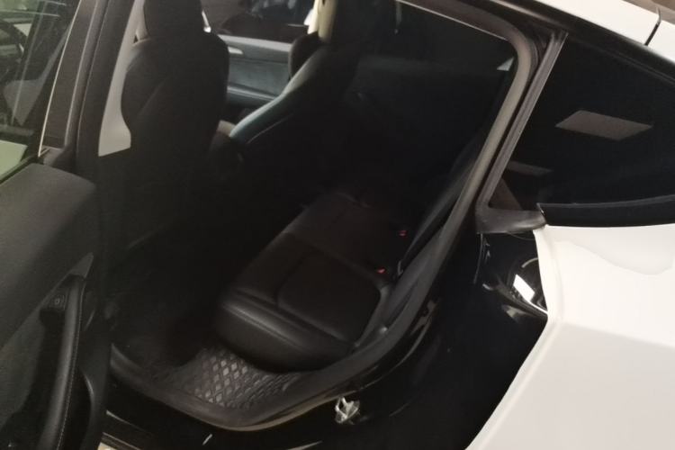 Used Tesla Model Y 2021 Standard Range Rear-Wheel Drive Version Left Rear Seat