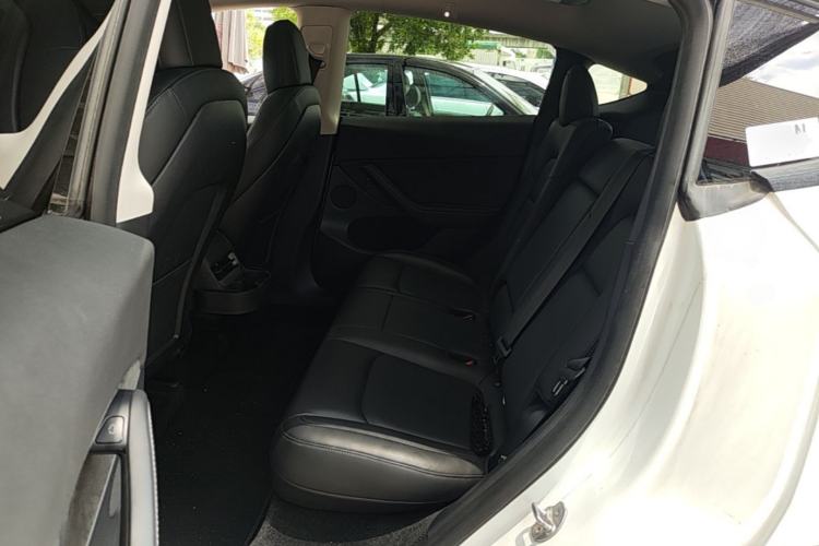 Used Tesla Model Y 2021 Standard Range Rear-Wheel Drive Version Left Rear Seat