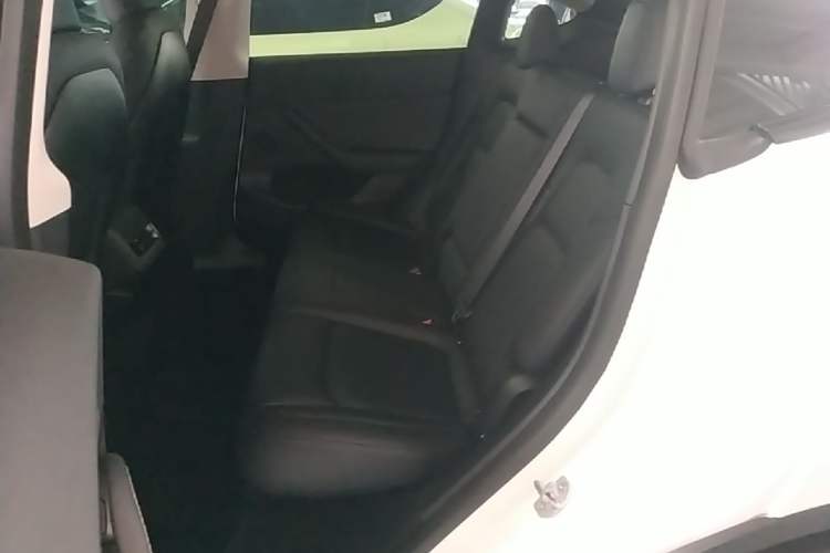 Used Tesla Model Y 2021 Long-Range All-Wheel-Drive Version Left Rear Seat