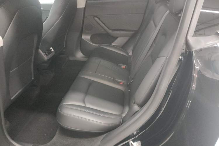 Used Tesla Model Y 2021 Standard Range Rear-Wheel Drive Version Left Rear Seat