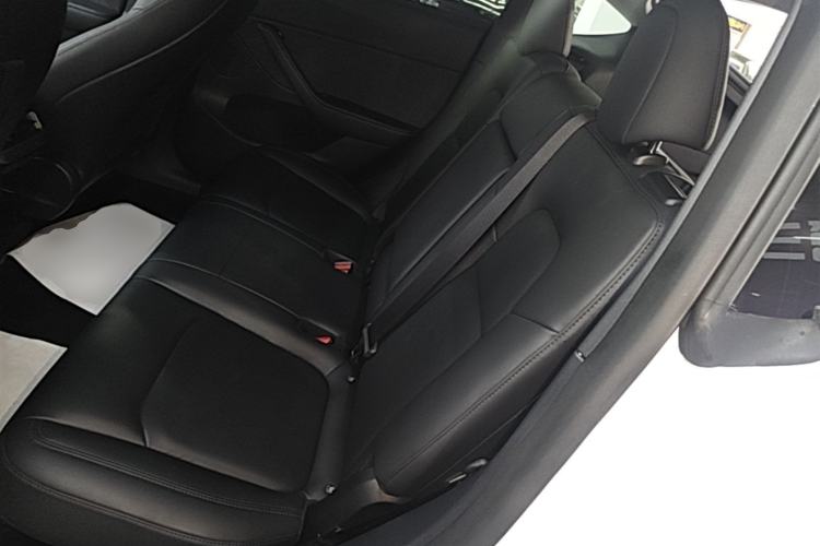 Used Tesla Model Y 2021 Long-Range All-Wheel-Drive Version Left Rear Seat