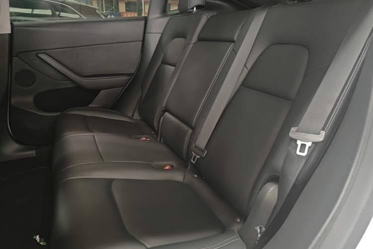 Used Tesla Model Y 2021 Long-Range All-Wheel-Drive Version Left Rear Seat