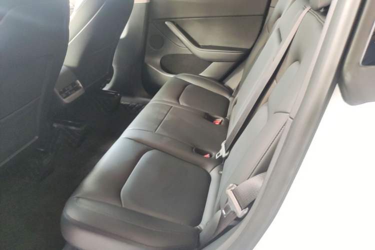 Used Tesla Model Y 2021 Long-Range All-Wheel-Drive Version Left Rear Seat