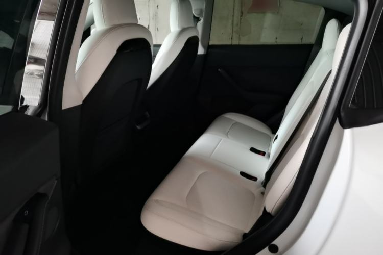 Used Tesla Model Y 2021 Standard Range Rear-Wheel Drive Version Left Rear Seat