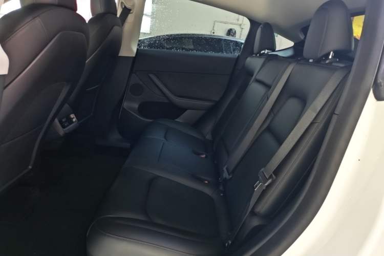 Used Tesla Model Y 2021 Long-Range All-Wheel-Drive Version Left Rear Seat