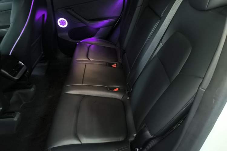 Used Tesla Model Y 2021 Long-Range All-Wheel-Drive Version Left Rear Seat