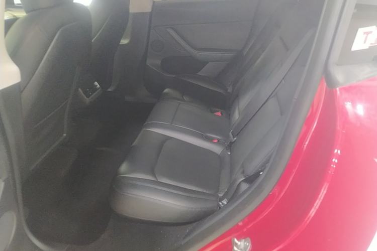Used Tesla Model Y 2021 Long-Range All-Wheel-Drive Version Left Rear Seat