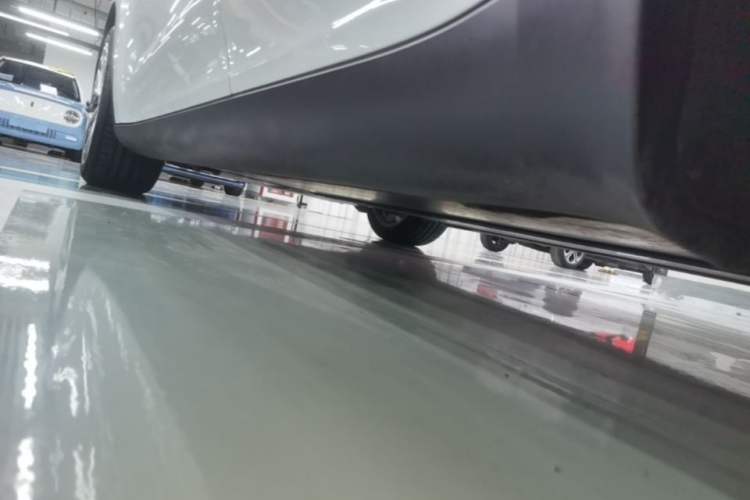 Used Tesla Model Y 2021 Standard Range Rear-Wheel Drive Version Left Side Sill