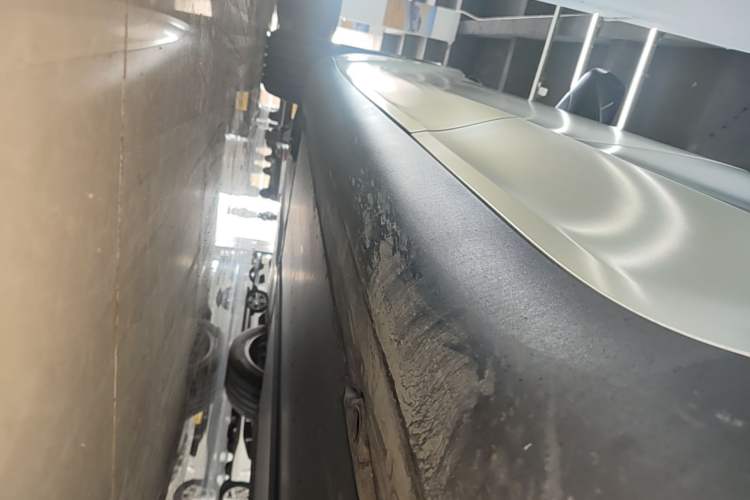 Used Tesla Model Y 2021 Standard Range Rear-Wheel Drive Version Left Side Sill