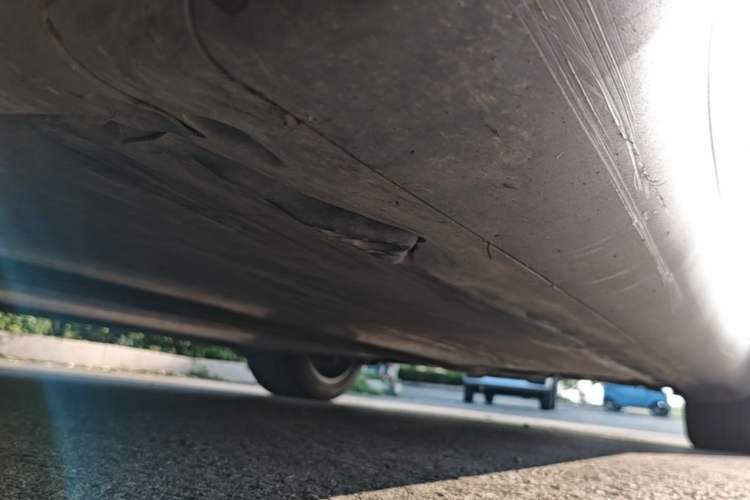 Used Tesla Model Y 2021 Long-Range All-Wheel-Drive Version 3D7 Left Side Sill