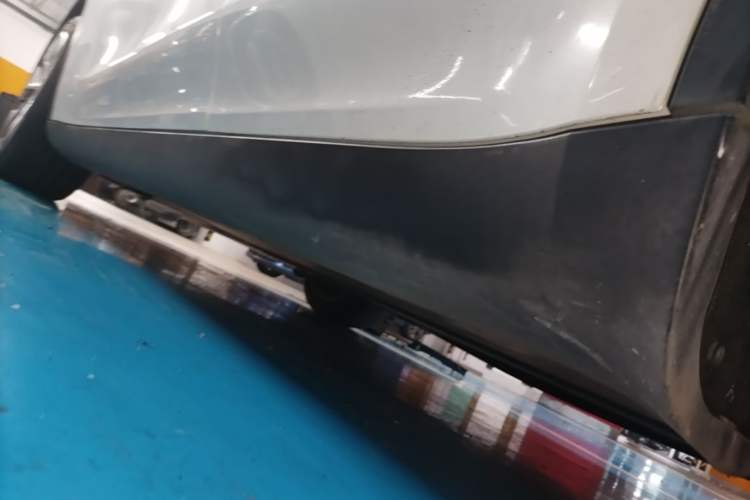 Used Tesla Model Y 2021 Standard Range Rear-Wheel Drive Version Left Side Sill