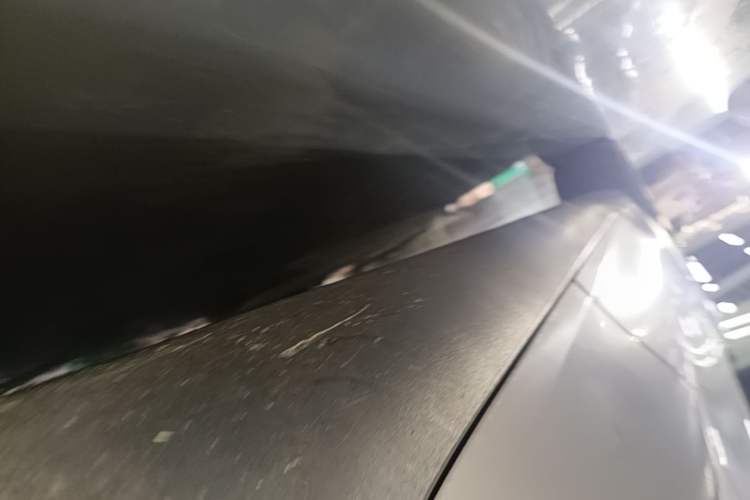 Used Tesla Model Y 2021 Standard Range Rear-Wheel Drive Version Left Side Sill