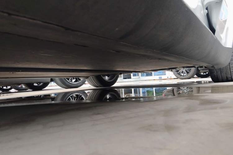 Used Tesla Model Y 2021 Standard Range Rear-Wheel Drive Version Left Side Sill