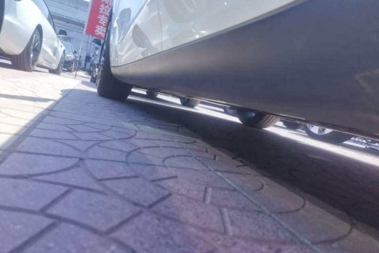 Used Tesla Model Y 2021 Revised Version Long-Range All-Wheel Drive Edition 3D5 Left Side Sill