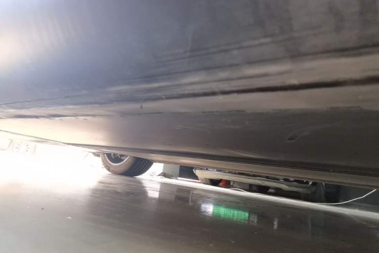 Used Tesla Model Y 2021 Standard Range Rear-Wheel Drive Version Left Side Sill