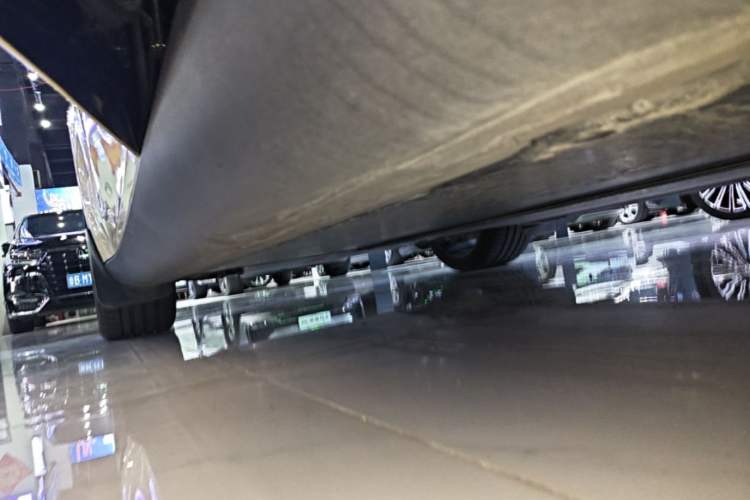 Used Tesla Model Y 2021 Standard Range Rear-Wheel Drive Version Left Side Sill