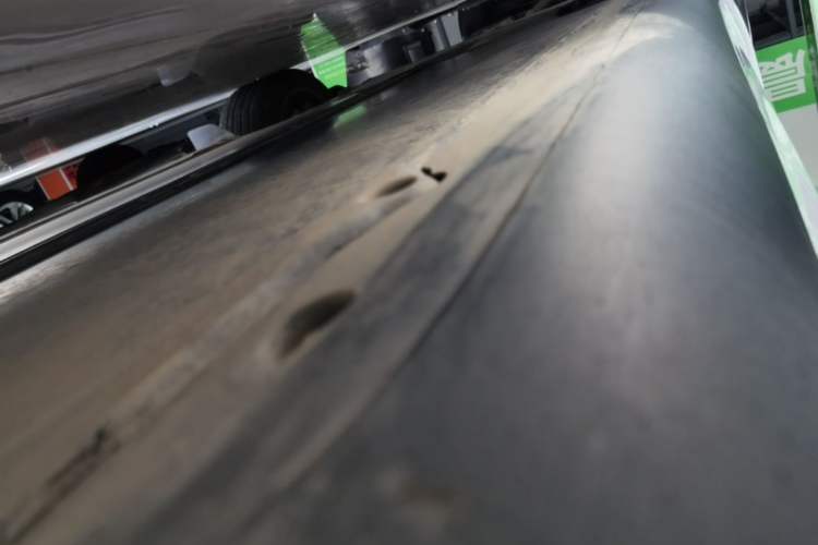 Used Tesla Model Y 2021 Standard Range Rear-Wheel Drive Version Left Side Sill