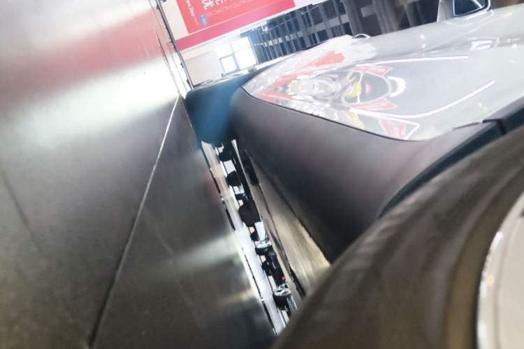 Used Tesla Model Y 2021 Long-Range All-Wheel-Drive Version Left Side Sill