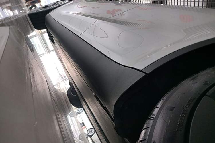 Used Tesla Model Y 2021 Standard Range Rear-Wheel Drive Version Left Side Sill