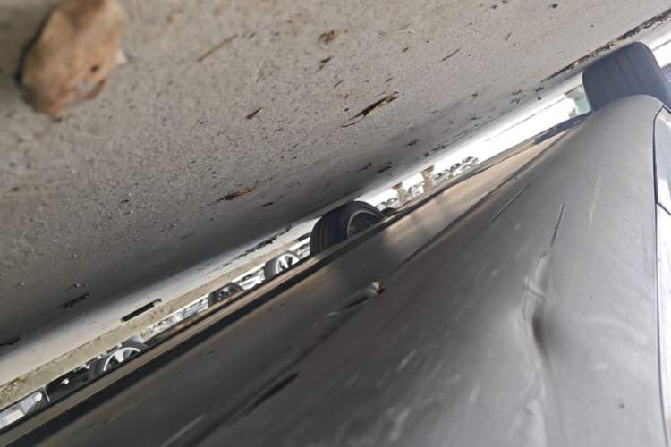 Used Tesla Model Y 2021 Standard Range Rear-Wheel Drive Version Left Side Sill