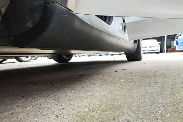 Used Tesla Model Y 2021 Standard Range Rear-Wheel Drive Version Left Side Sill