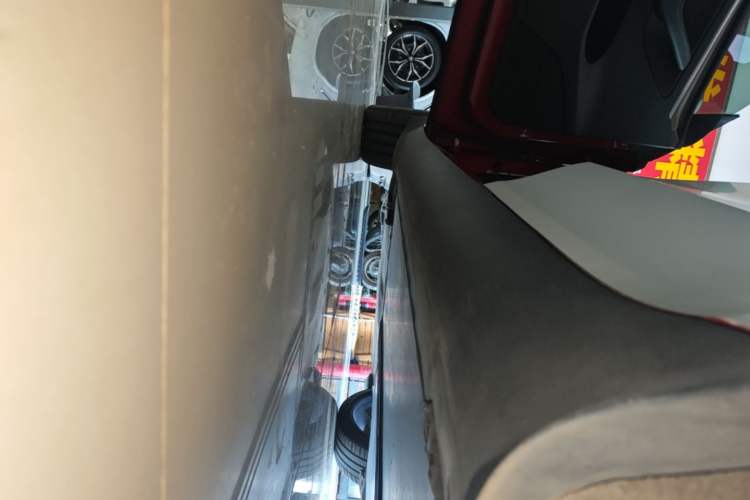 Used Tesla Model Y 2021 Long-Range All-Wheel-Drive Version 3D7 Left Side Sill