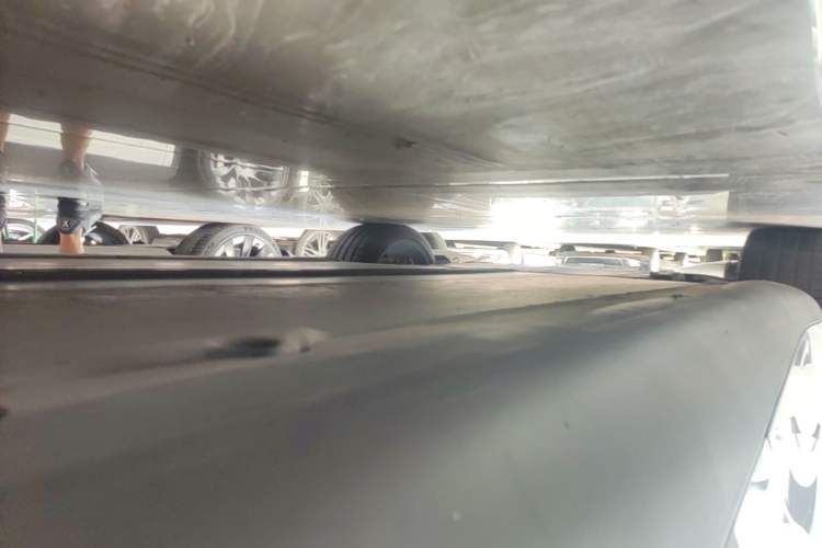 Used Tesla Model Y 2021 Long-Range All-Wheel-Drive Version 3D7 Left Side Sill