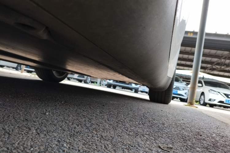 Used Tesla Model Y 2021 Standard Range Rear-Wheel Drive Version Left Side Sill