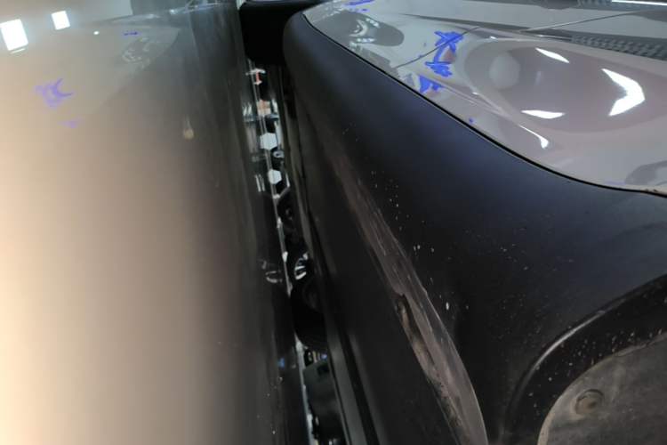 Used Tesla Model Y 2021 Long-Range All-Wheel-Drive Version 3D7 Left Side Sill