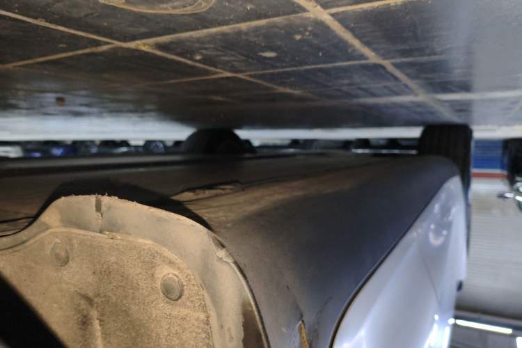 Used Tesla Model Y 2021 Standard Range Rear-Wheel Drive Version Left Side Sill