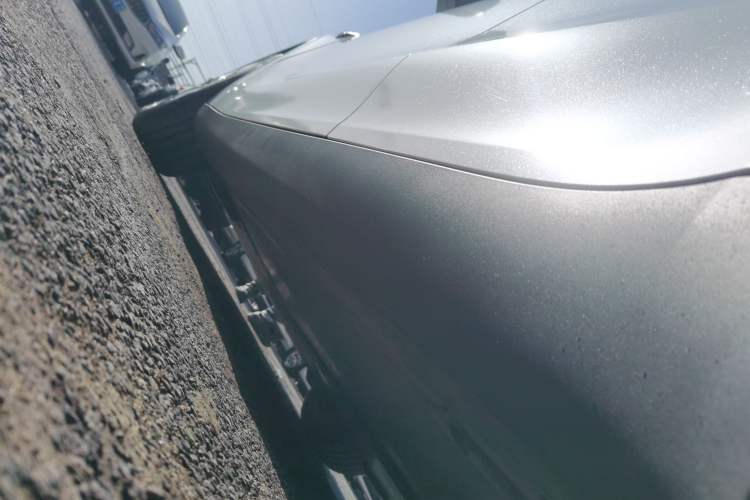Used Tesla Model Y 2021 Standard Range Rear-Wheel Drive Version Left Side Sill