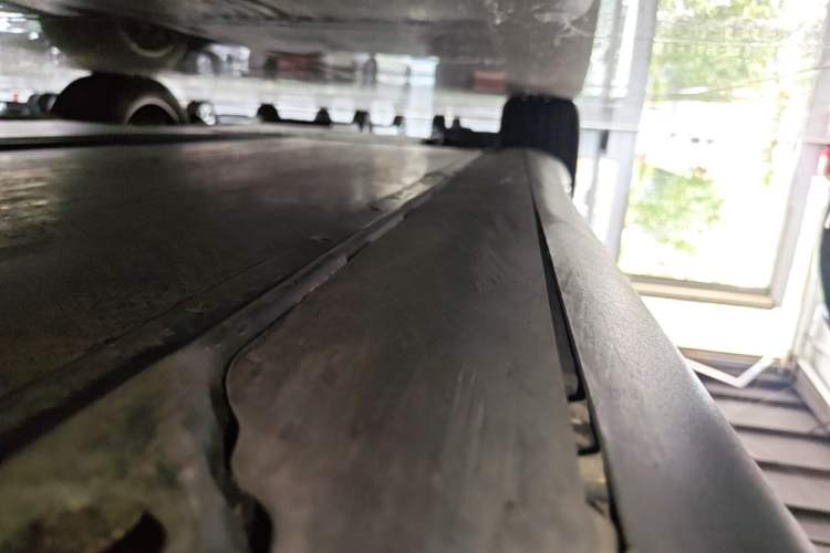 Used Tesla Model Y 2021 Standard Range Rear-Wheel Drive Version Left Side Sill