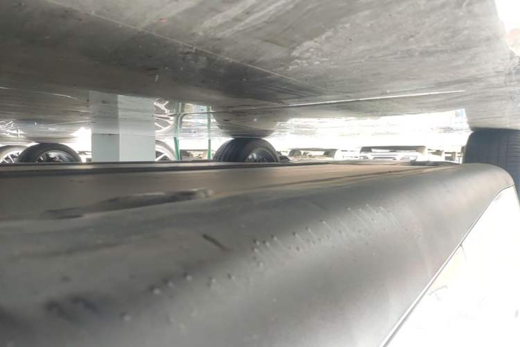 Used Tesla Model Y 2021 Long-Range All-Wheel-Drive Version Left Side Sill
