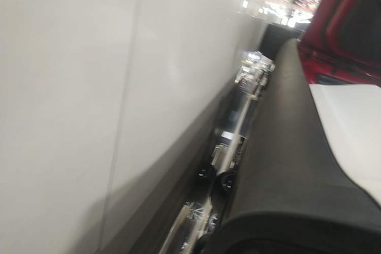 Used Tesla Model Y 2021 Long-Range All-Wheel-Drive Version Left Side Sill