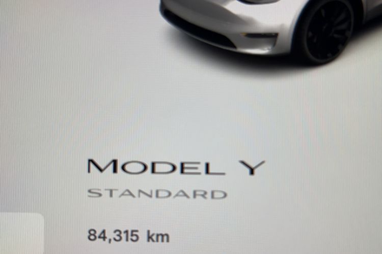 Used Tesla Model Y 2021 Standard Range Rear-Wheel Drive Version Odometer Close Up
