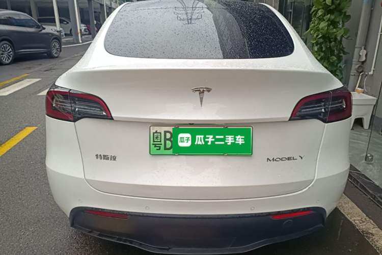 Used Tesla Model Y 2021 Long-Range All-Wheel-Drive Version Rear