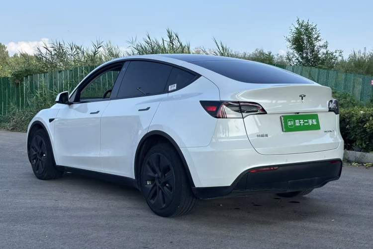 Used Tesla Model Y 2021 Long-Range All-Wheel-Drive Version 3D7 Rear Left 45 Deg