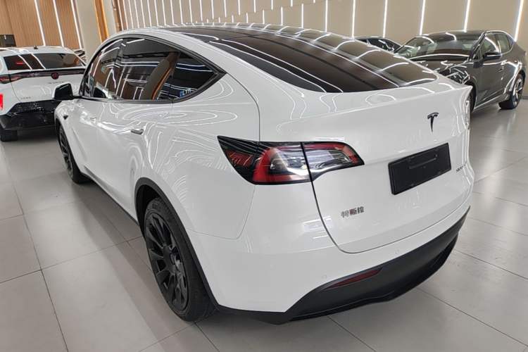 Used Tesla Model Y 2021 Revised Version 2 Long-Range All-Wheel-Drive Edition Rear Left 45 Deg