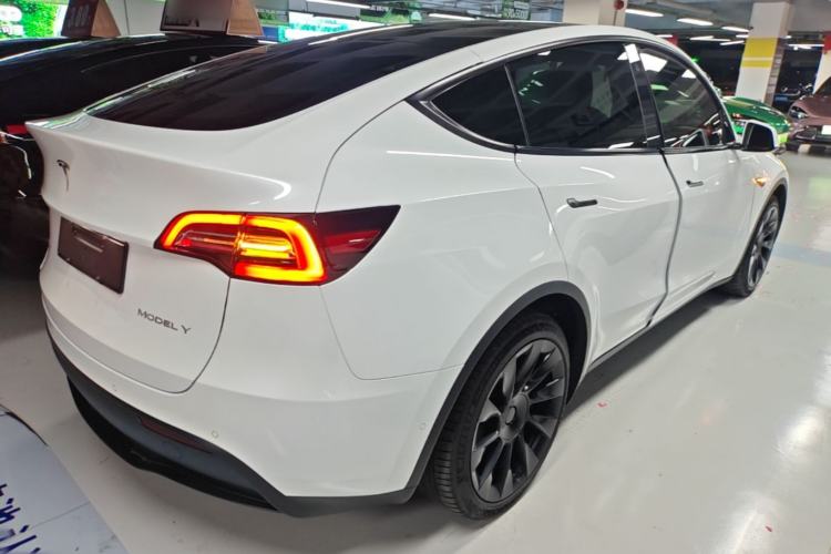 Used Tesla Model Y 2021 Long-Range All-Wheel-Drive Version 3D7 Rear Right 45 Deg