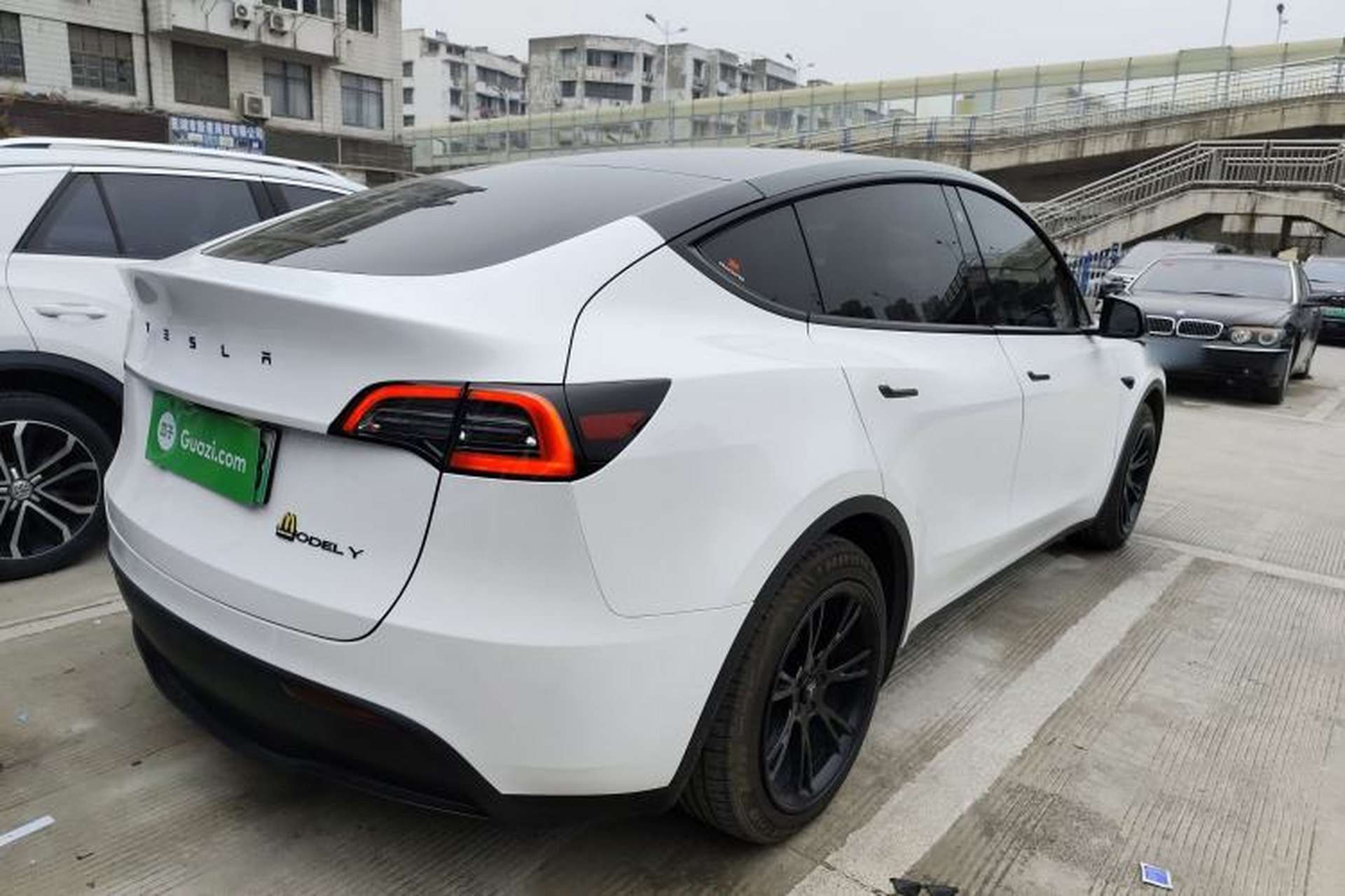 Used Tesla Model Y 2021 Standard Range Rear-Wheel Drive Version Rear Right 45 Deg