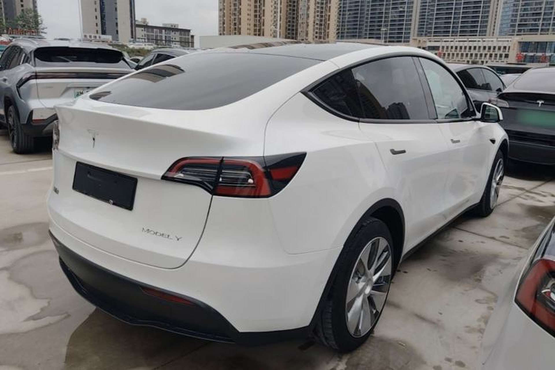 Used Tesla Model Y 2021 Standard Range Rear-Wheel Drive Version Rear Right 45 Deg