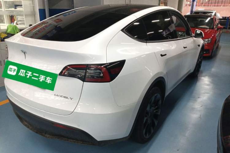 Used Tesla Model Y 2021 Long-Range All-Wheel-Drive Version Rear Right 45 Deg