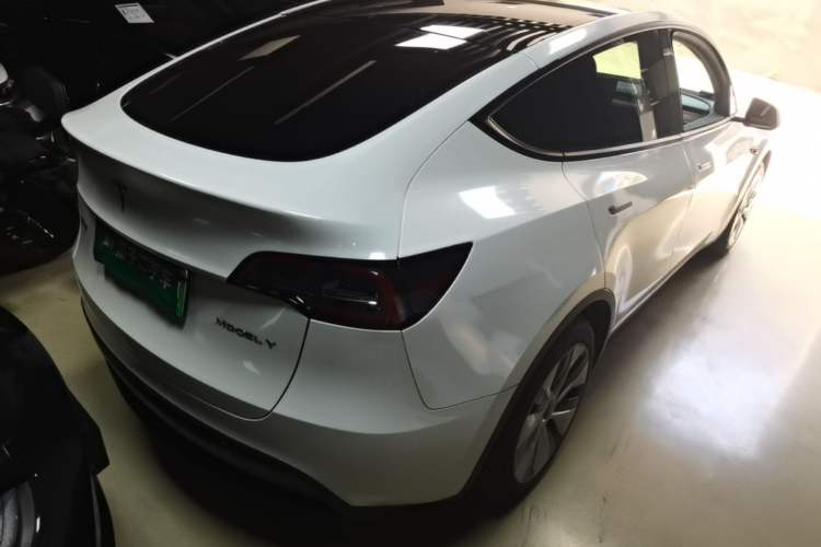 Used Tesla Model Y 2021 Standard Range Rear-Wheel Drive Version Rear Right 45 Deg