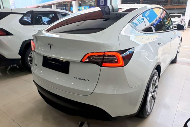 Used Tesla Model Y 2021 Standard Range Rear-Wheel Drive Version Rear Right 45 Deg