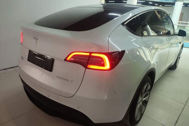 Used Tesla Model Y 2021 Standard Range Rear-Wheel Drive Version Rear Right 45 Deg